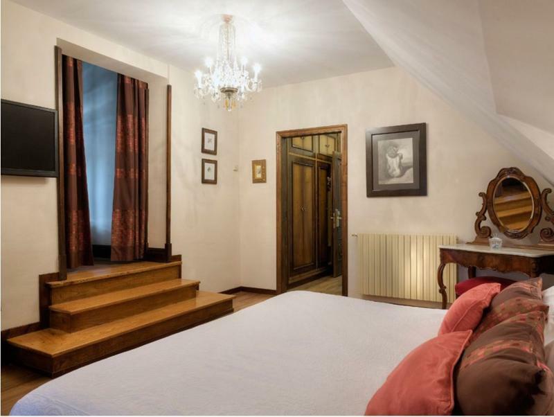 Hotel Y Arias 3*
